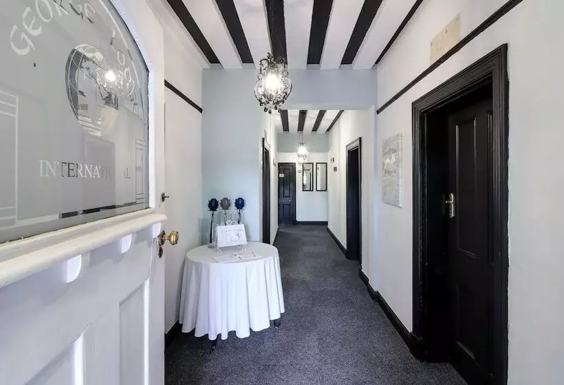 هتل George Lodge International