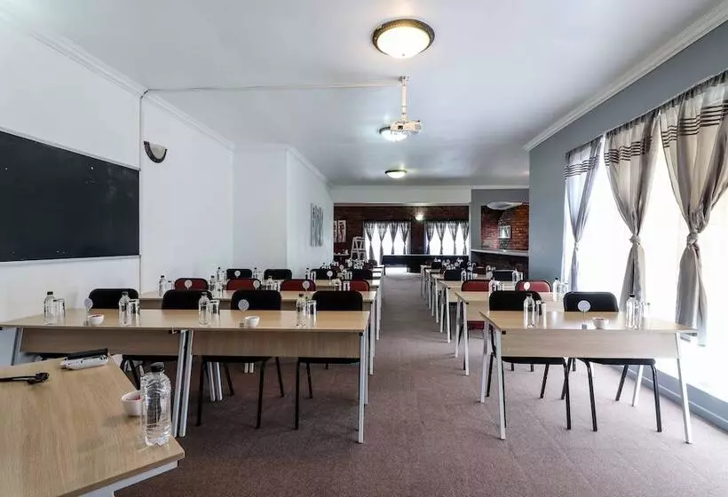 هتل George Lodge International