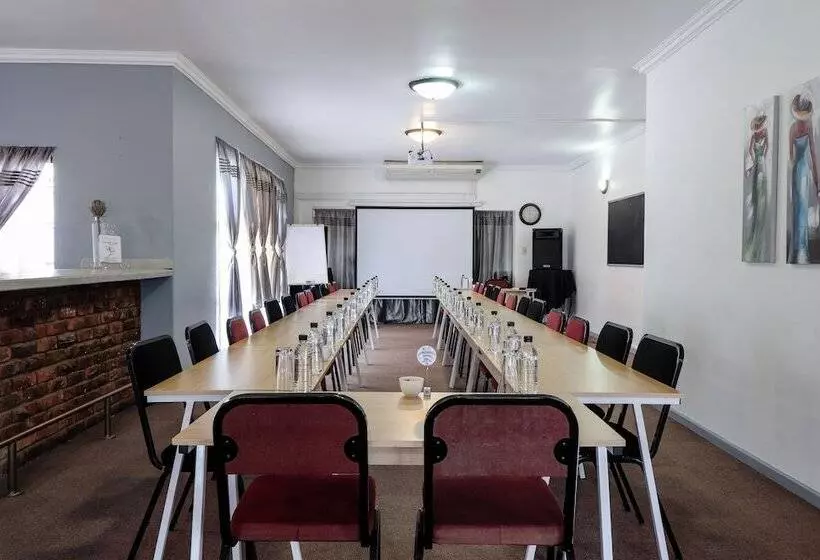 هتل George Lodge International