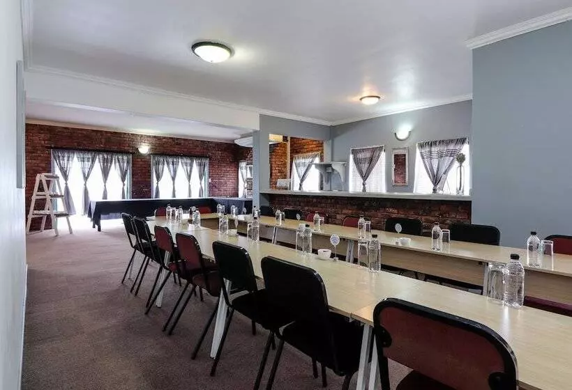 هتل George Lodge International