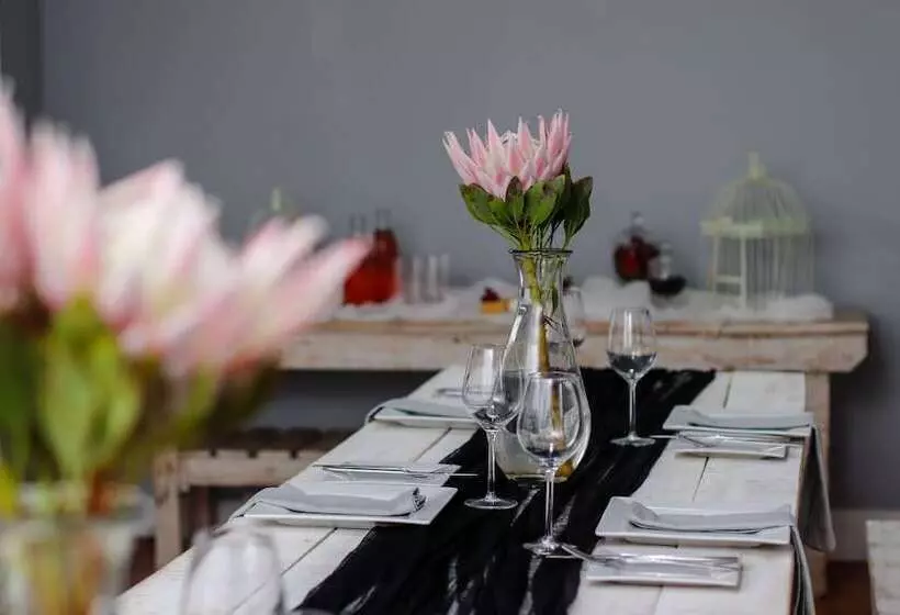 هتل George Lodge International