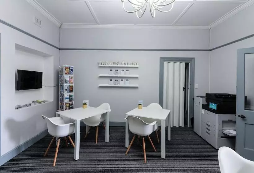 هتل George Lodge International