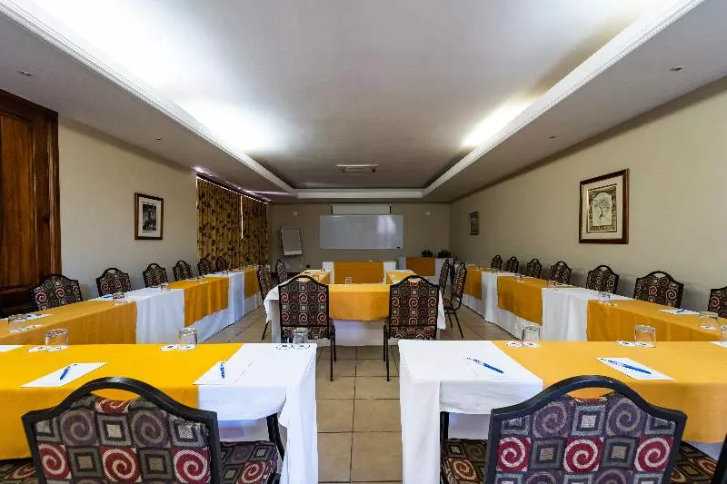 Отель Gooderson Kloppenheim Country Estate