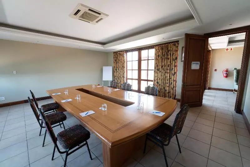 Отель Gooderson Kloppenheim Country Estate