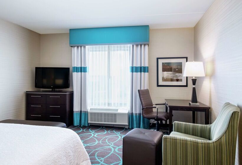 Отель Hampton Inn By Hilton Winnipeg Airport/polo Park