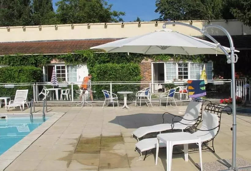 هتل Hôtel Acostel