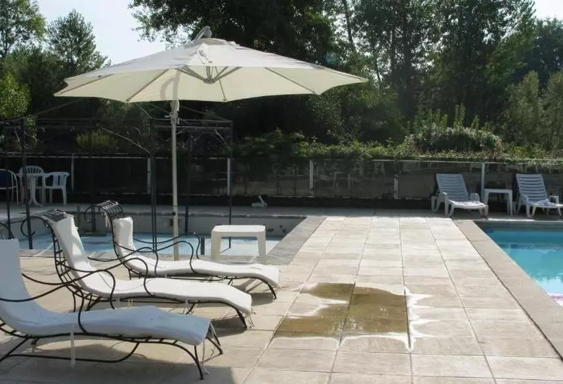 هتل Hôtel Acostel