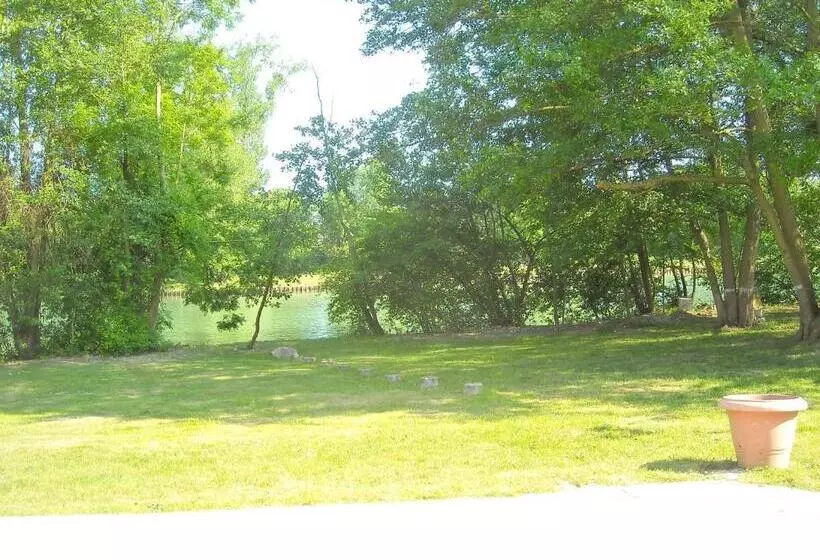 هتل Hôtel Acostel