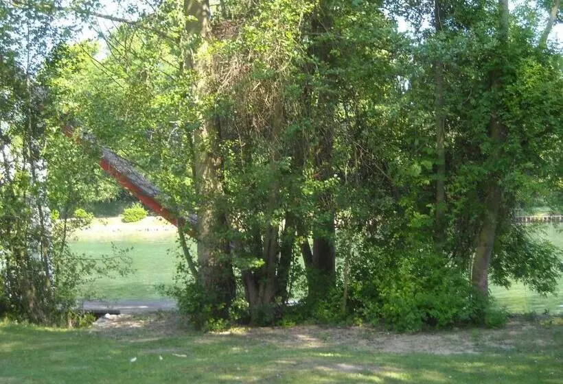 هتل Hôtel Acostel