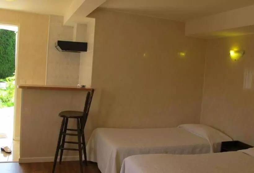 هتل Hôtel Acostel