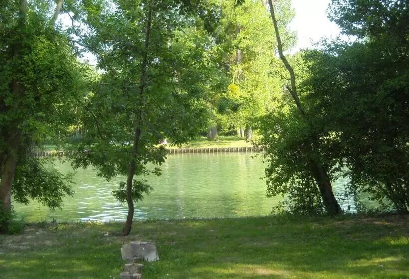 هتل Hôtel Acostel