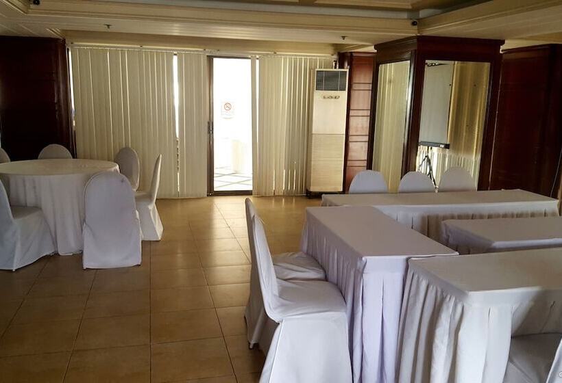 فندق Lourdes Suites