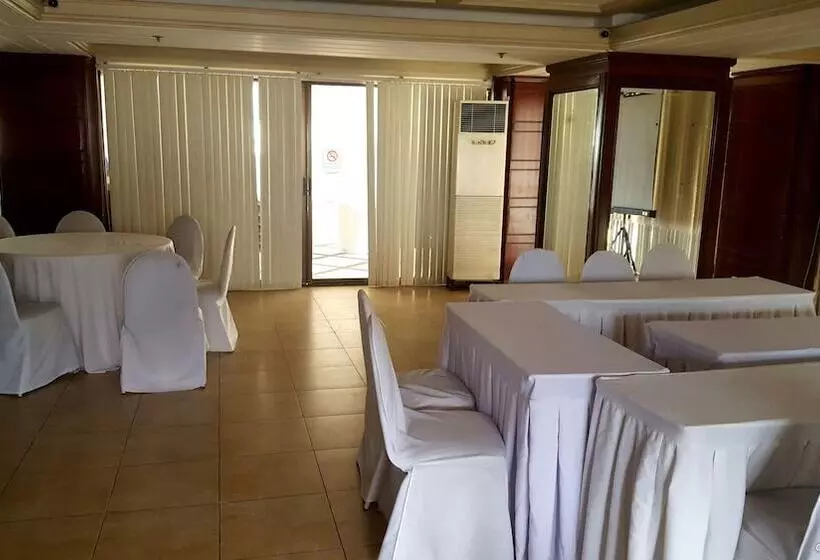 酒店 Lourdes Suites