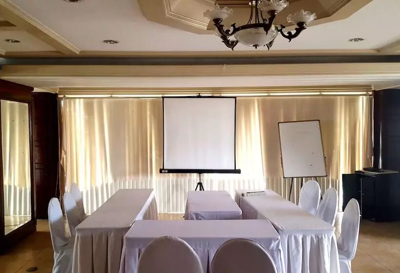 酒店 Lourdes Suites