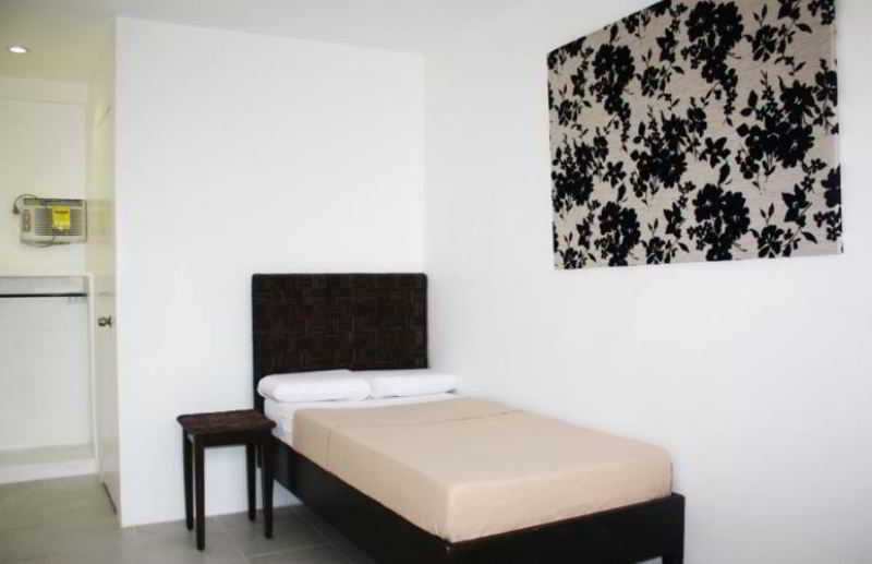 Szálloda R Suites And Café