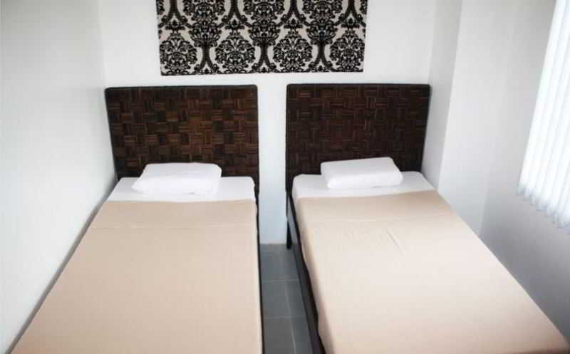 Szálloda R Suites And Café