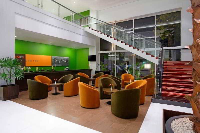 فندق Santika Palu