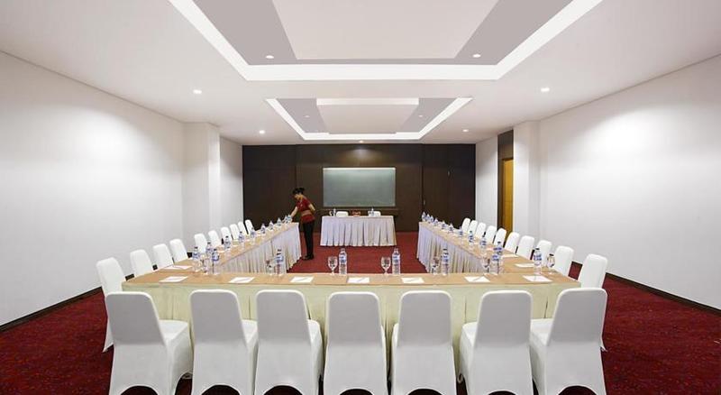 فندق Santika Palu