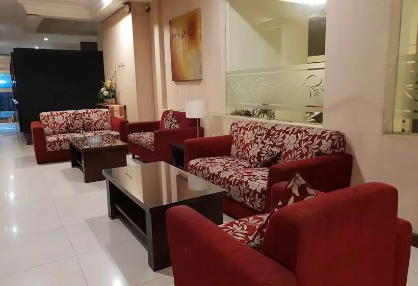 Отель Scarlet Kebon Kawung