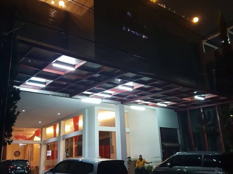 هتل Scarlet Kebon Kawung