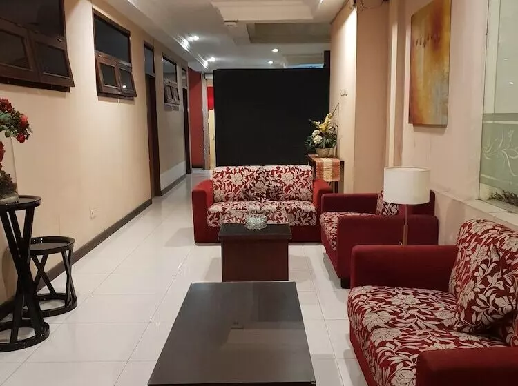 Отель Scarlet Kebon Kawung