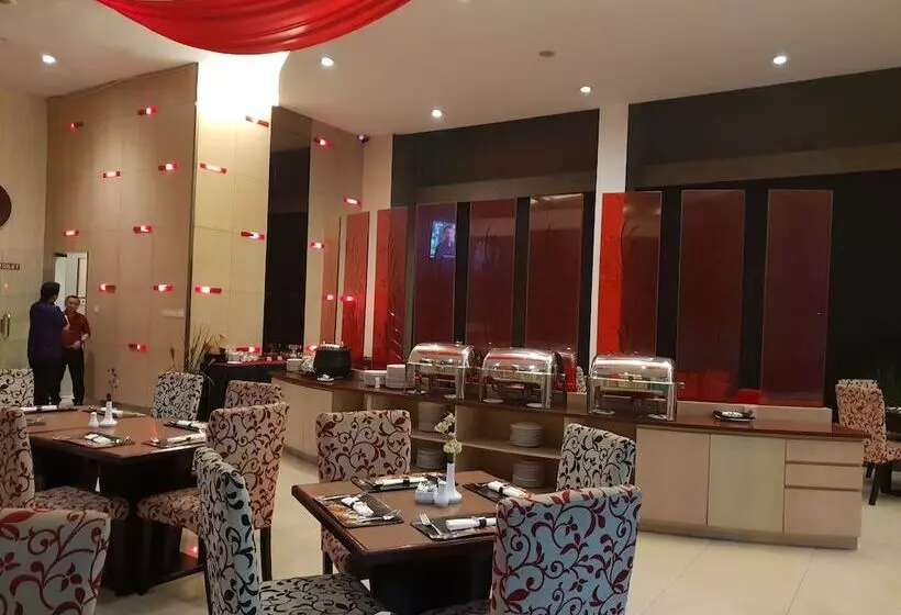 Отель Scarlet Kebon Kawung