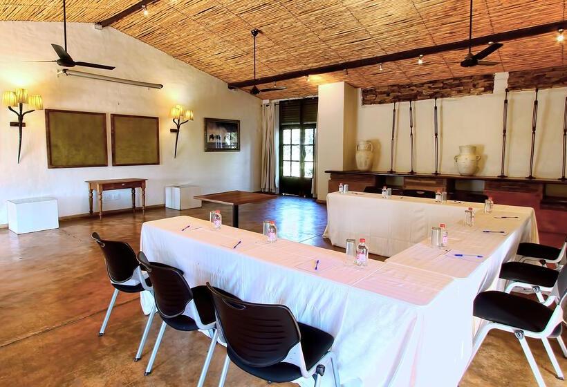 בית מלון כפרי Tala Game Reserve