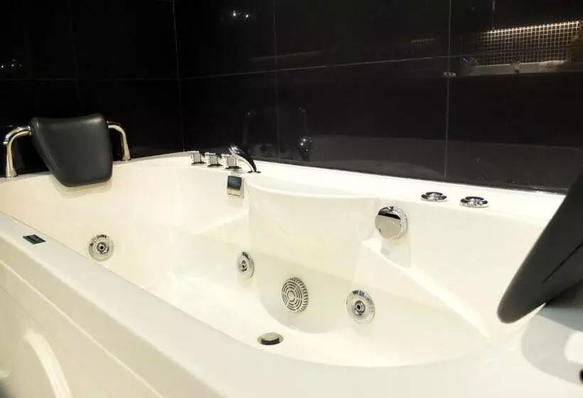 Отель The Mark S Lodge