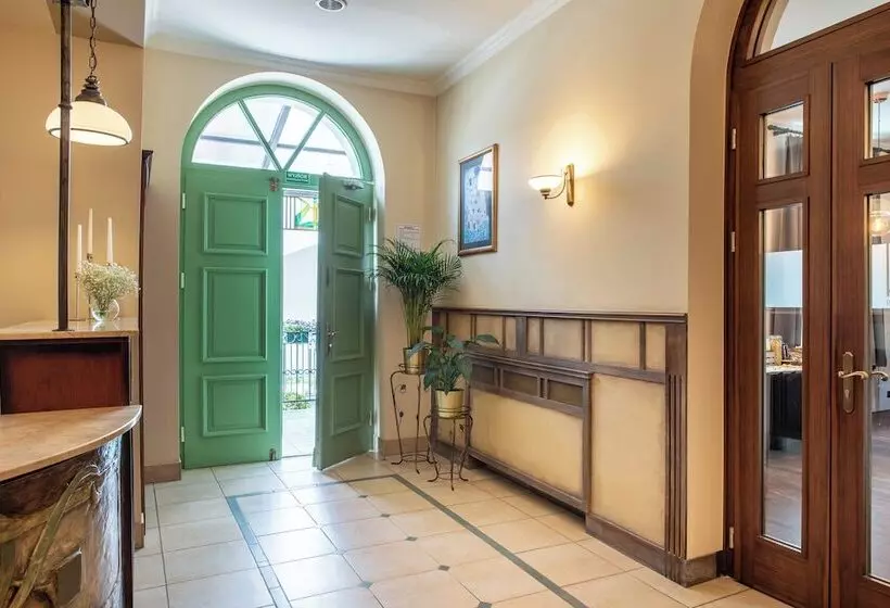 Villa Sedan   Destigo Hotels