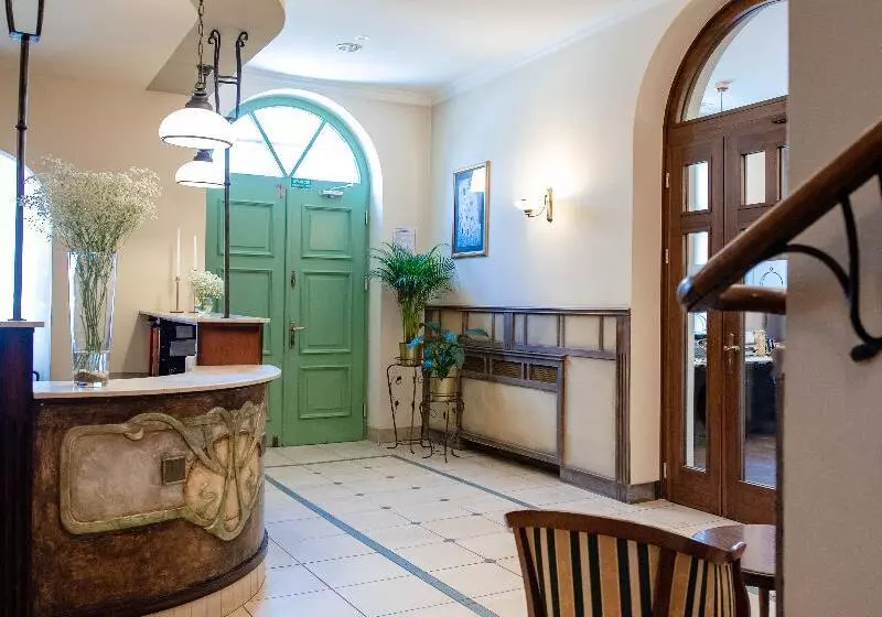 Villa Sedan   Destigo Hotels