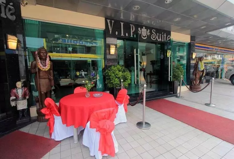 Hotel Townhouse Oak Vip Suites