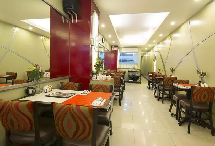 Hotel Townhouse Oak Vip Suites