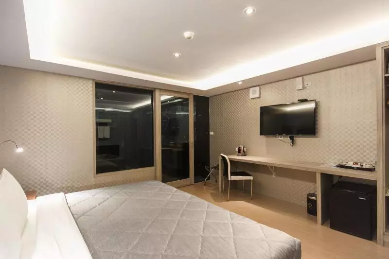 Yuhao Hotel Hsinchu Branch