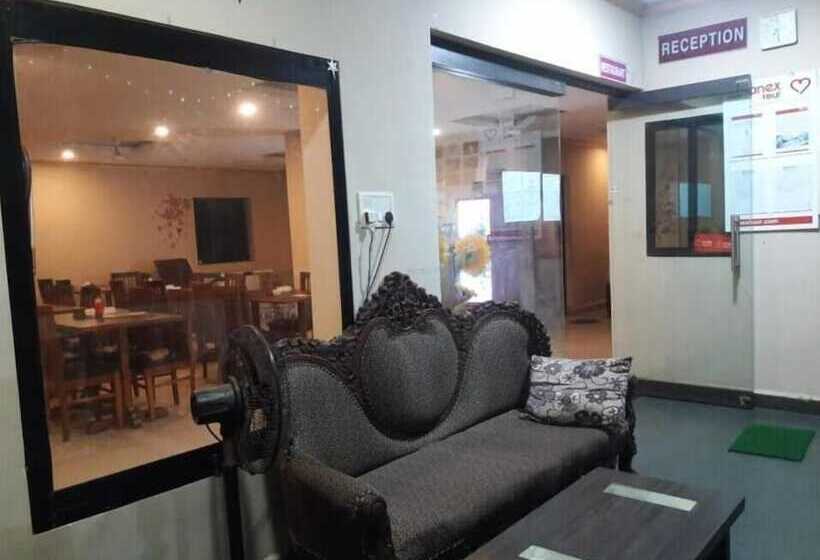 فندق Ashoka King