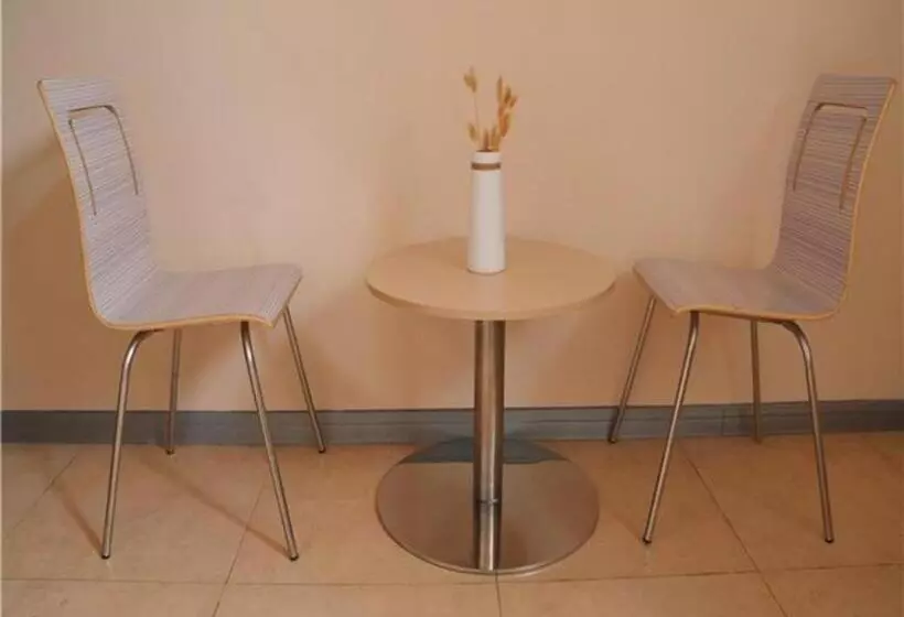 ホテル City Comfort Inn Zhuhai Doumen Ninghai Xinduhui