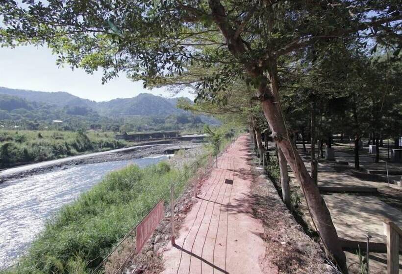 هتل Pei Kong Creek Resort