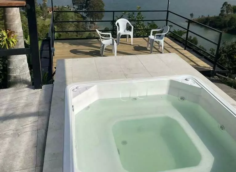 ユースホステル Finca Hotel Paraiso Guatapé El Peñol