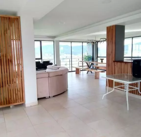 ユースホステル Finca Hotel Paraiso Guatapé El Peñol