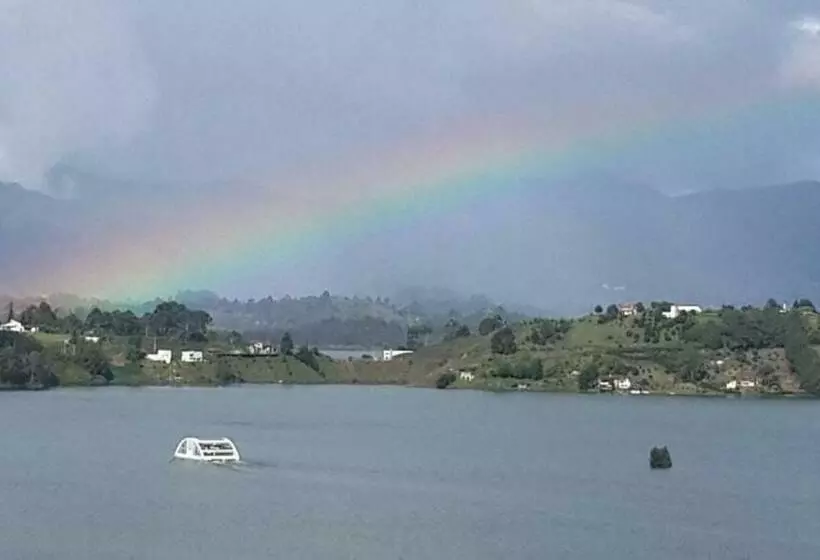 ユースホステル Finca Hotel Paraiso Guatapé El Peñol