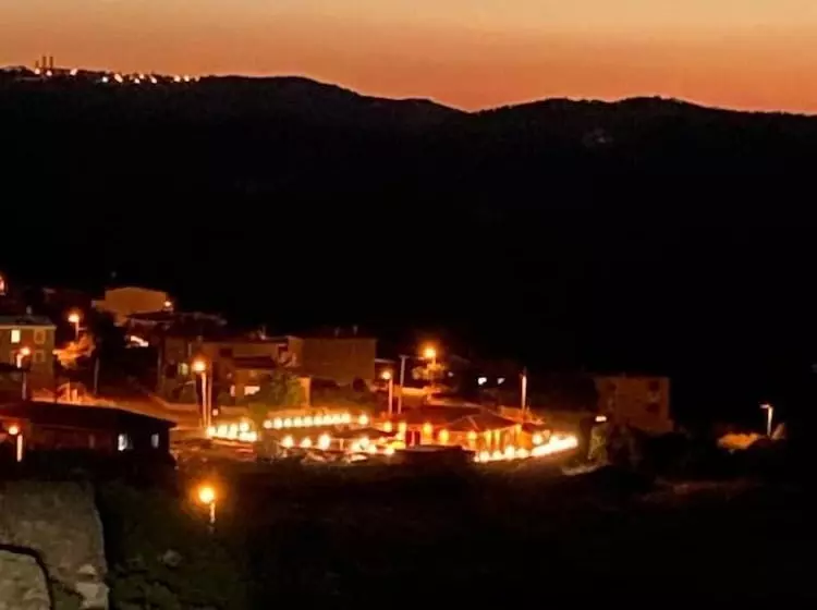 Hotelli Assos Bianca Suites