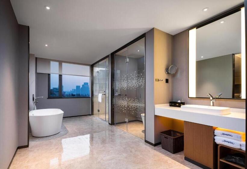 Отель Hampton By Hilton Hangzhou West Lake
