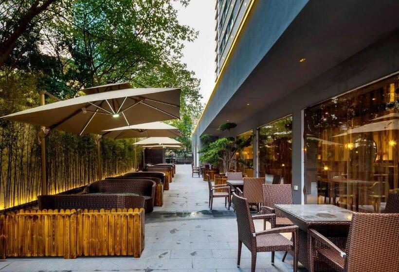 Отель Hampton By Hilton Hangzhou West Lake