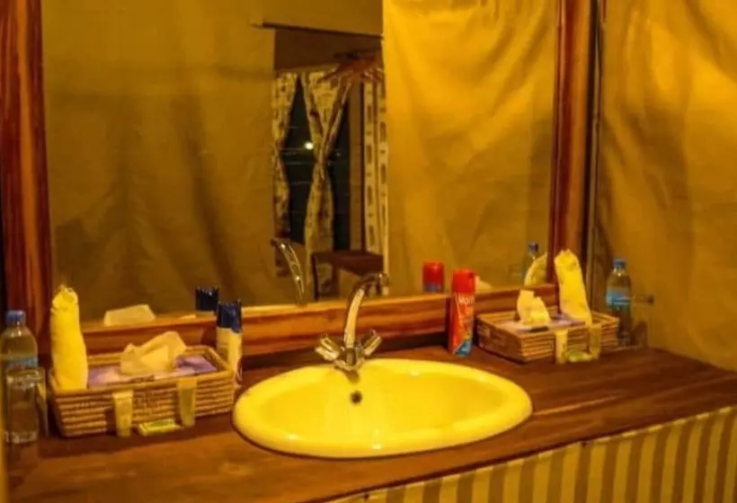 هتل Osinon Camps & Lodges