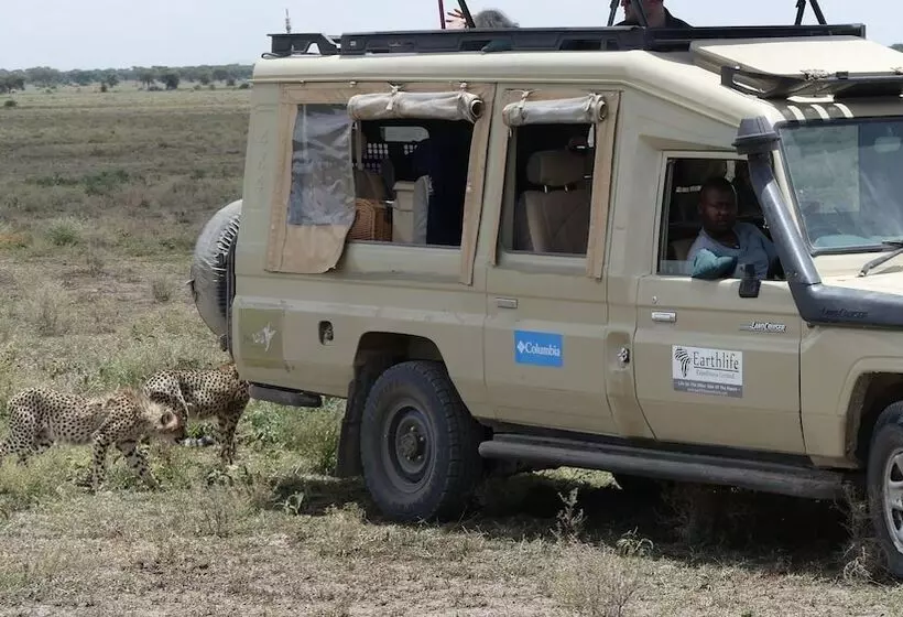 هتل Osinon Camps & Lodges