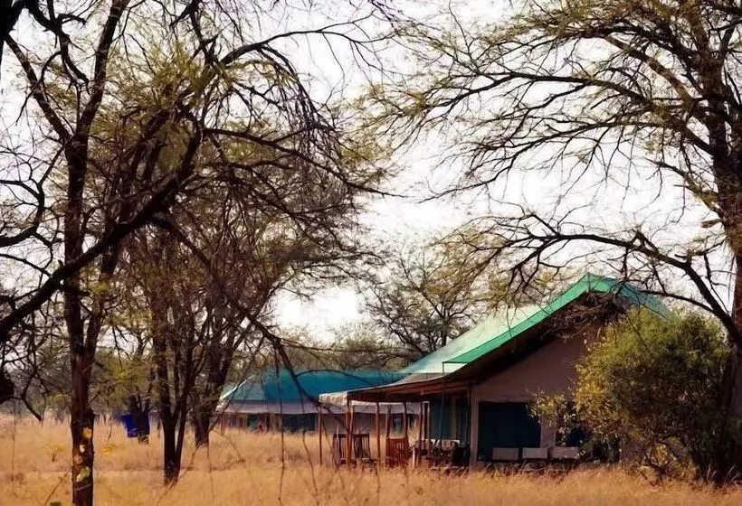 هتل Osinon Camps & Lodges