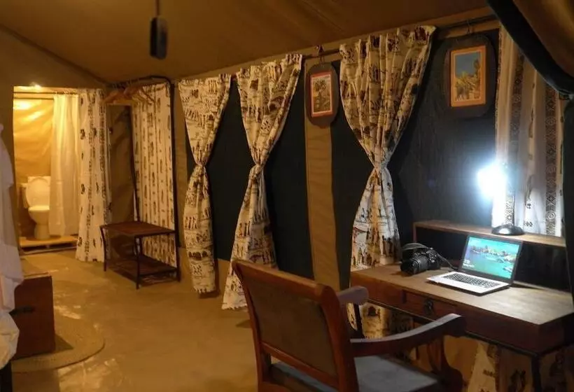 هتل Osinon Camps & Lodges