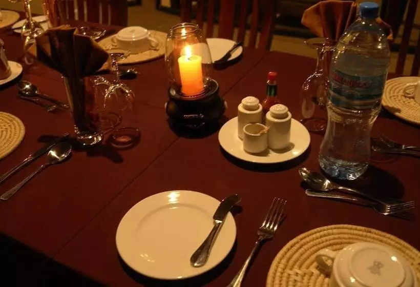 هتل Osinon Camps & Lodges