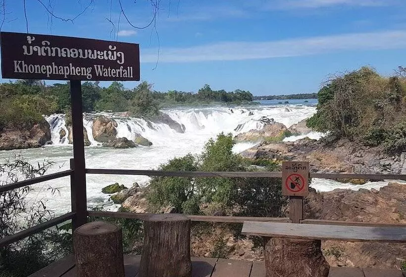 ホテル Pakse Golf Resort