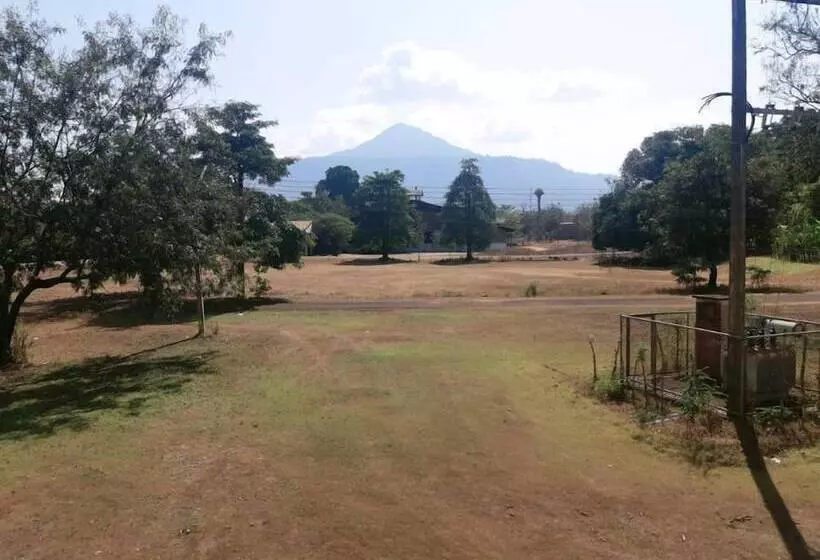 ホテル Pakse Golf Resort