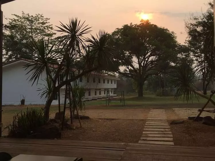 ホテル Pakse Golf Resort
